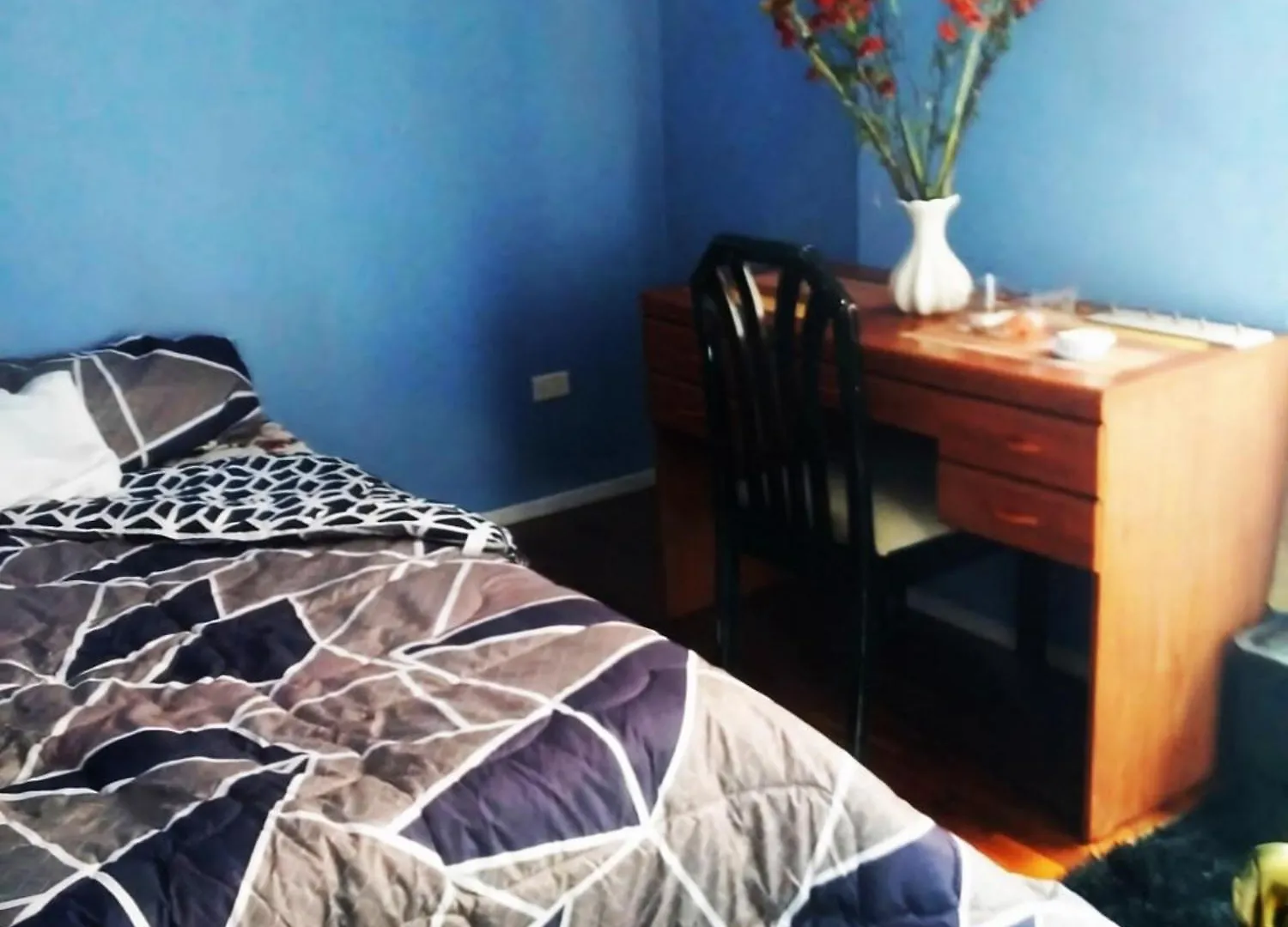 Habitacion Amoblada Disponible Wifi Rapido Alojamiento Solo 1 Persona Quito